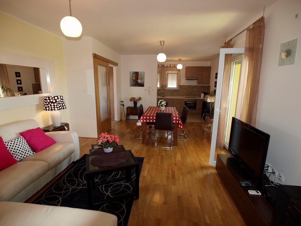 Apartments Jakov Матули Екстериор снимка